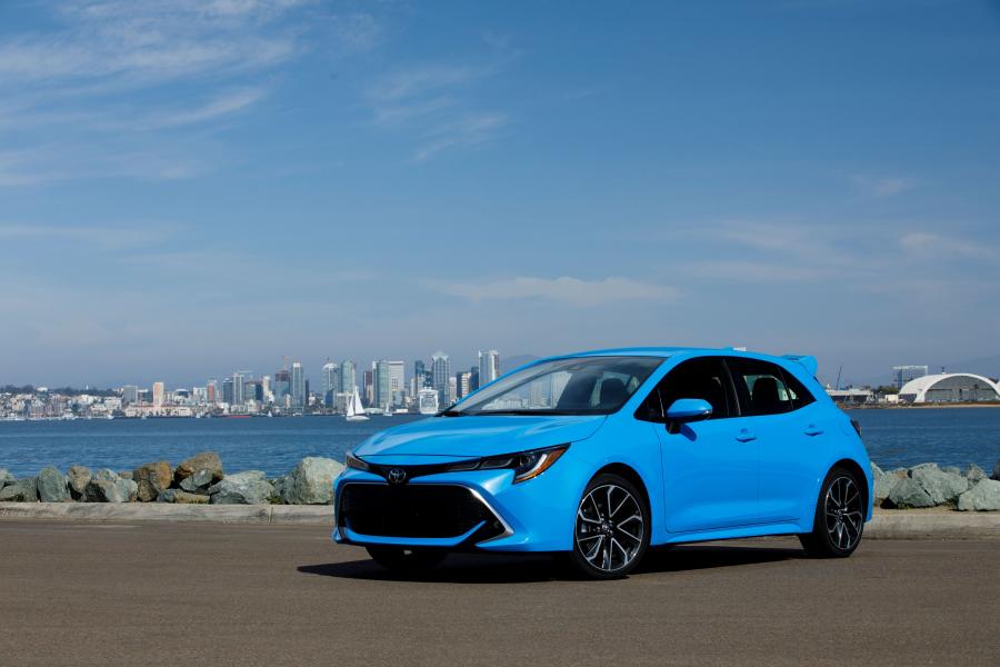  Toyota Corolla XSE Hatchback 2018 года  (NA) (фото 1 из 88)